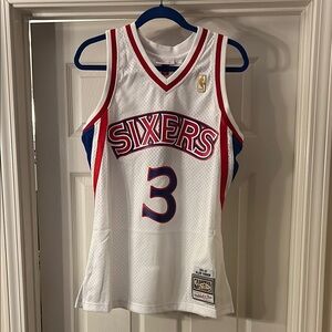 Mitchell & Ness White and Red Classic Basketball Jersey